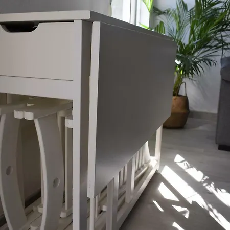 La Pineda Apartment Pals